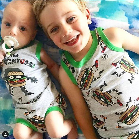 Cheeseburglar 2-Piece Clothing Set for Baby / Cotton Tank Top & Bloomer Set / Boys Pajamas (Infant - 24 Months Toddler) - Moodie 